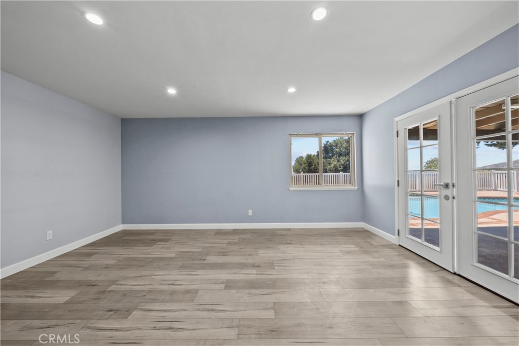 15559 Sorbonne Property Photo 12