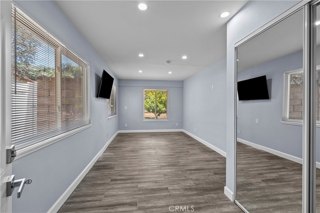 15559 Sorbonne Property Photo 31