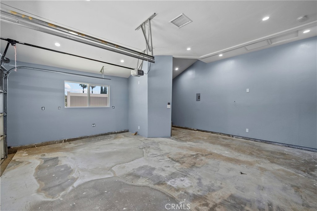 15559 Sorbonne Property Photo 35
