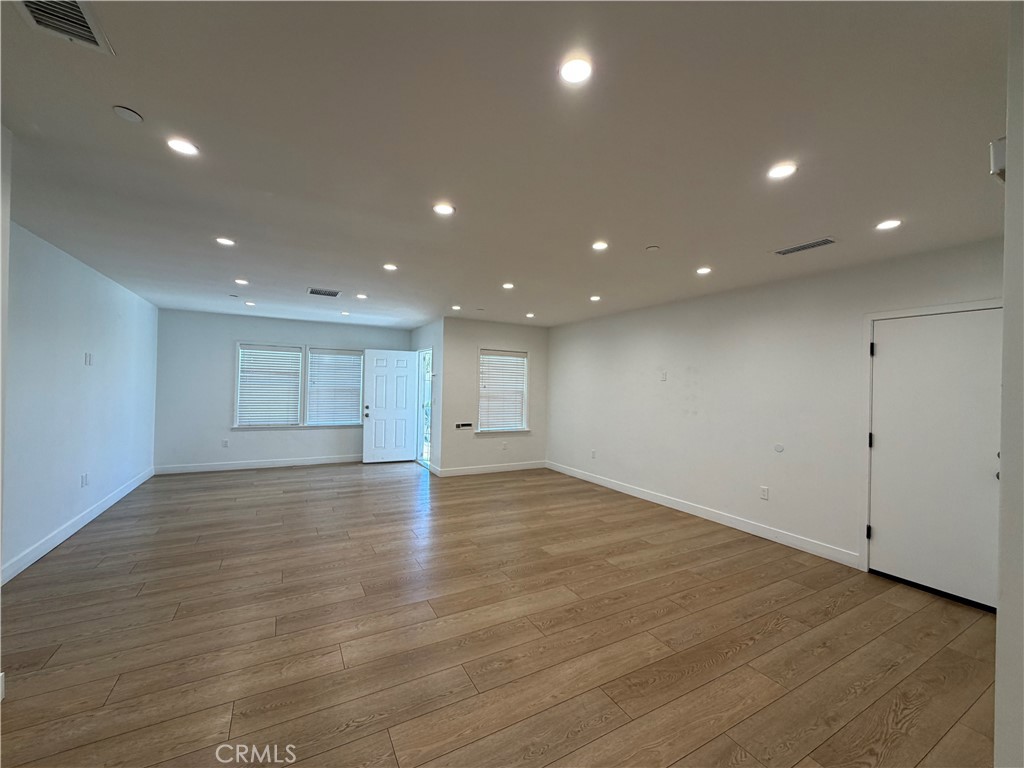 8437 Calvin Property Photo 3