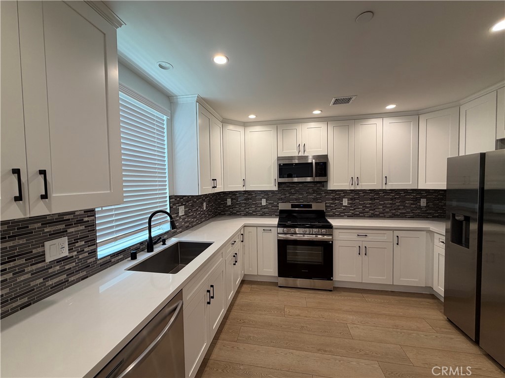 8437 Calvin Property Photo 4
