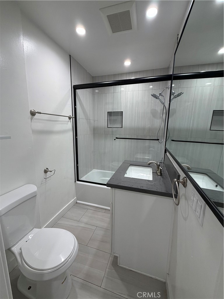 8437 Calvin Property Photo 7