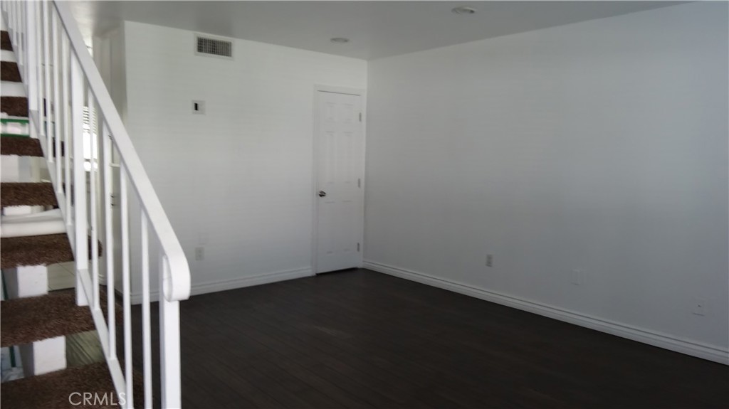 16741 Parthenia 3 Property Photo 4