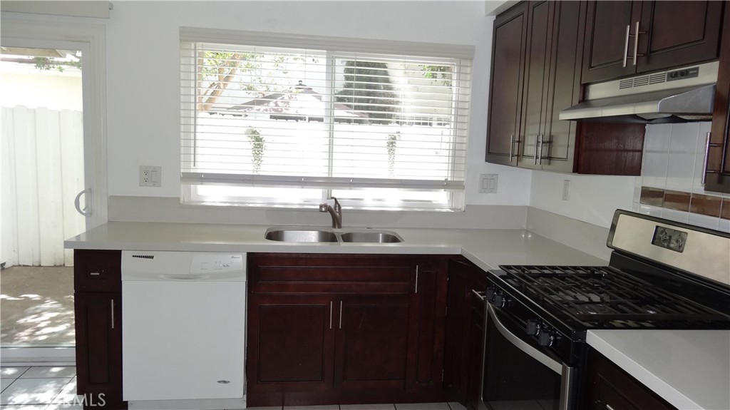16741 Parthenia 3 Property Photo 7