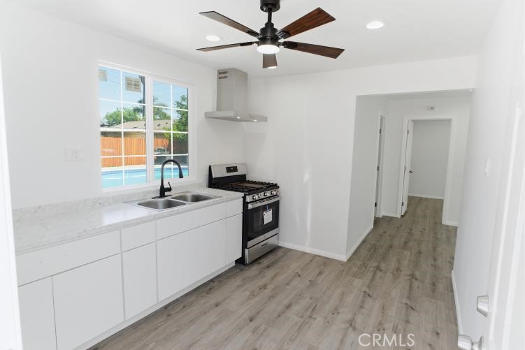 20247 Parthenia Property Photo 4