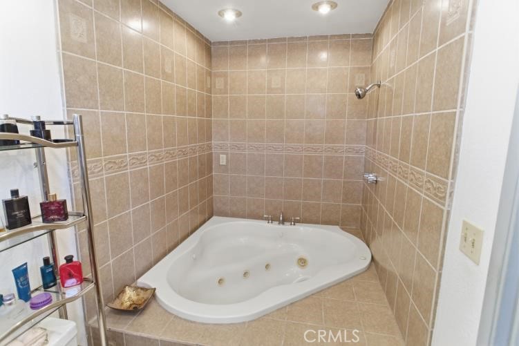 20247 Parthenia Property Photo 5