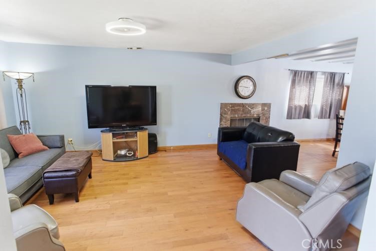 20247 Parthenia Property Photo 7