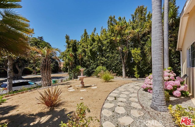 1212 San Vicente Property Photo 3