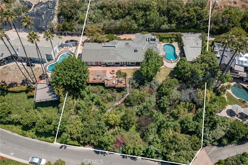 18070 Boris Drive Property Photo 3