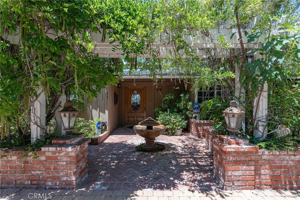 18070 Boris Drive Property Photo 4