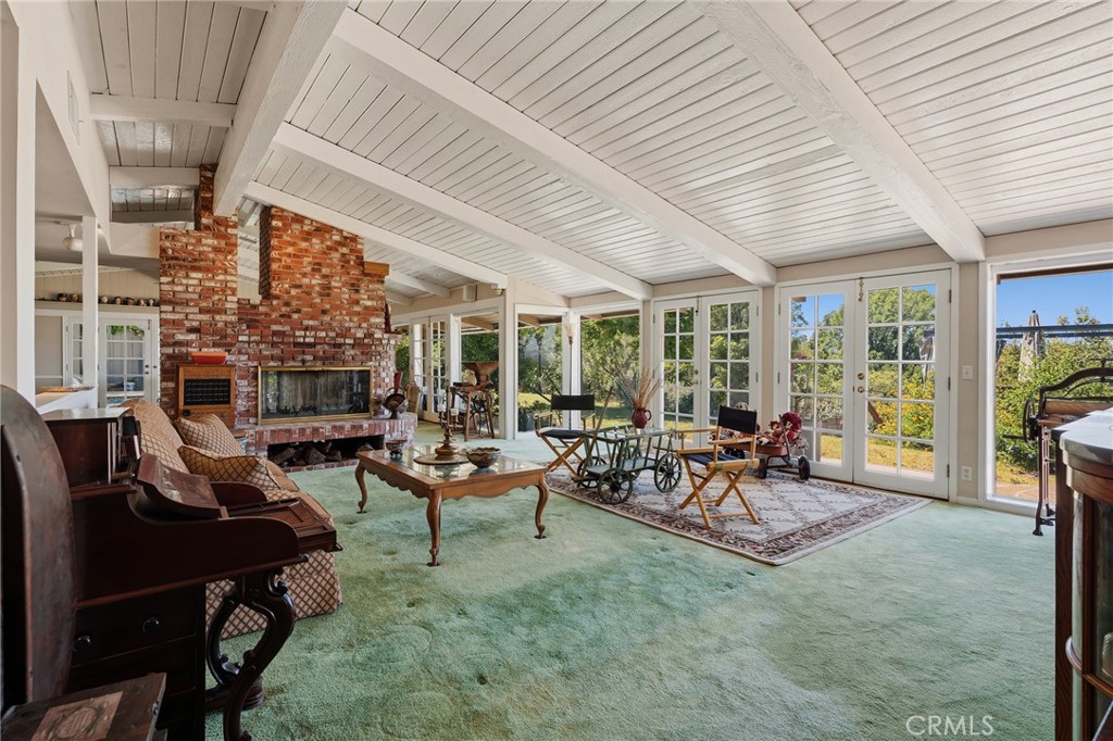 18070 Boris Drive Property Photo 5