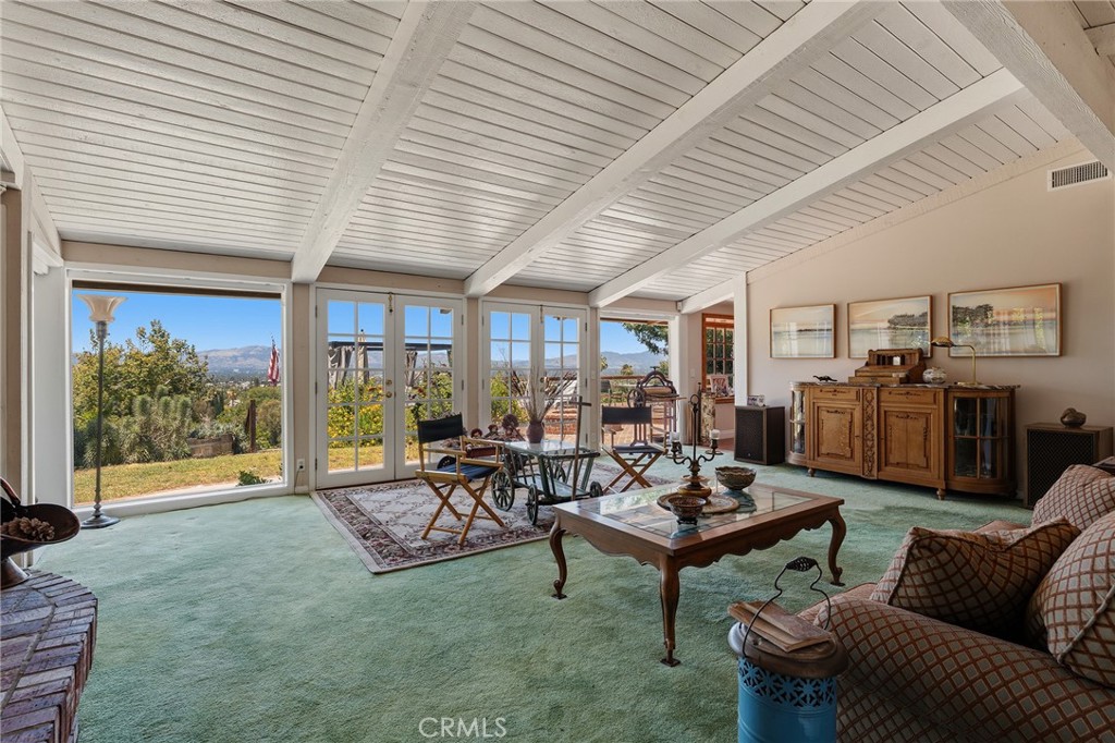 18070 Boris Drive Property Photo 6