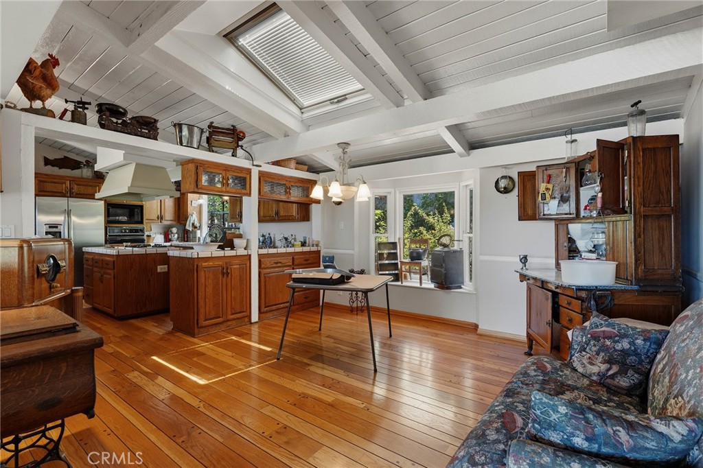 18070 Boris Drive Property Photo 9