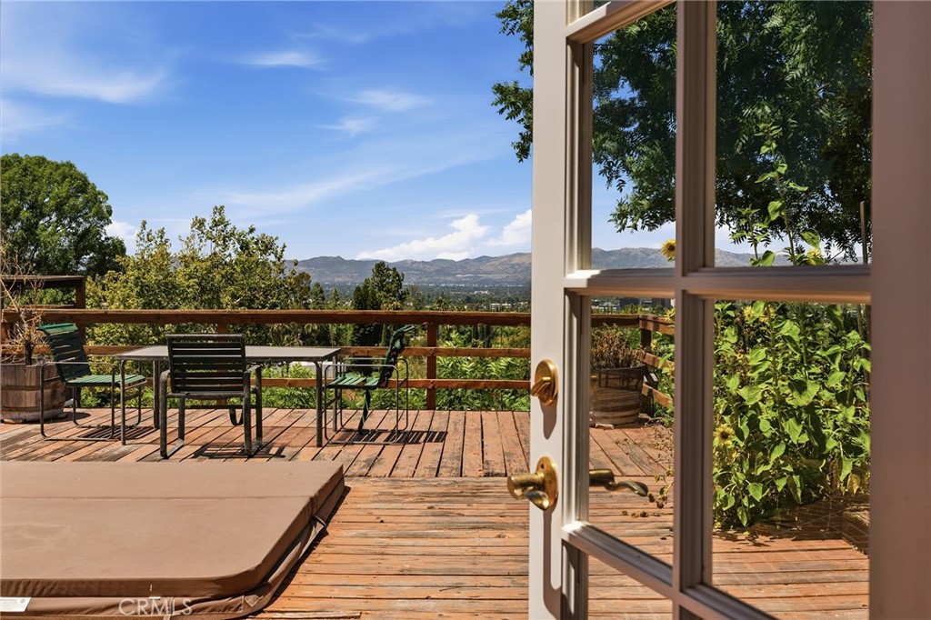 18070 Boris Drive Property Photo 15