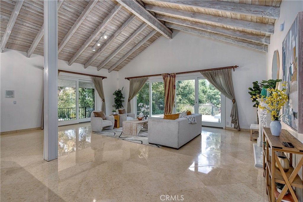 4414 Park Mallorca Property Photo 7