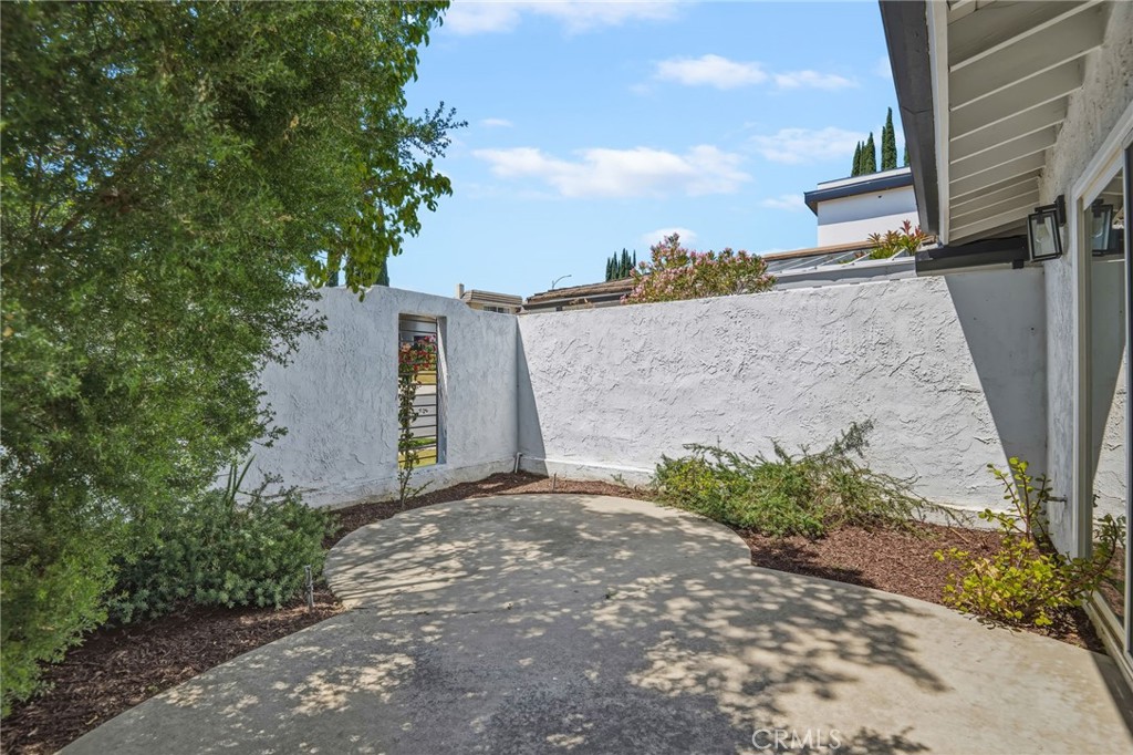 17301 Westbury Drive Property Photo 28