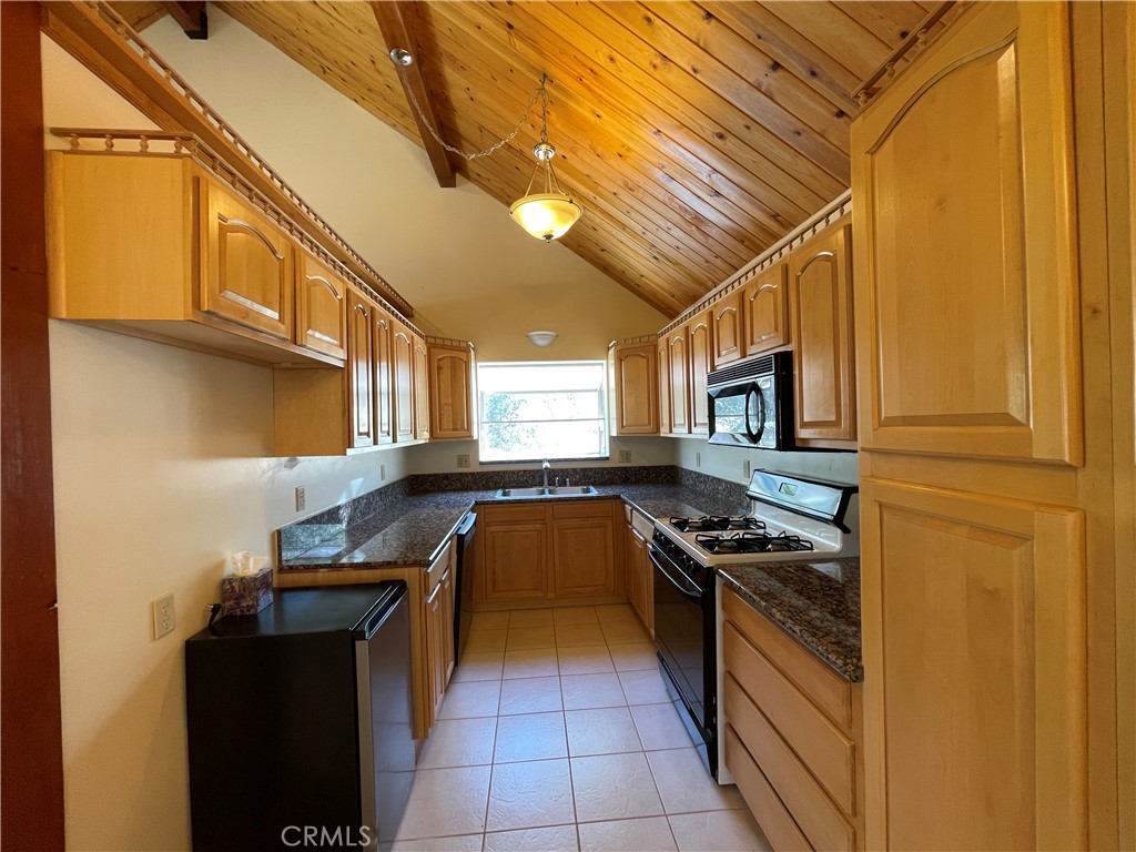 808 Circle Property Photo 11