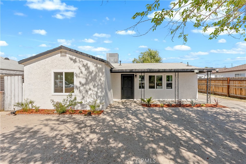 45040 Redwood Avenue Property Photo 1