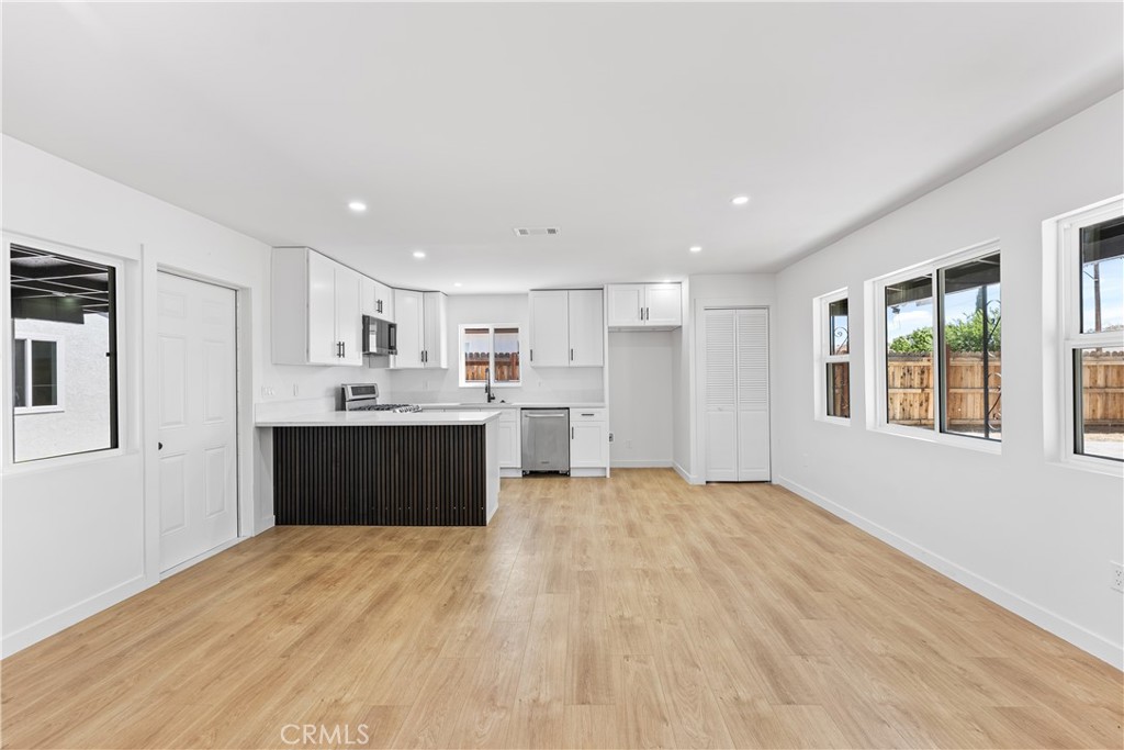 45040 Redwood Avenue Property Photo 7