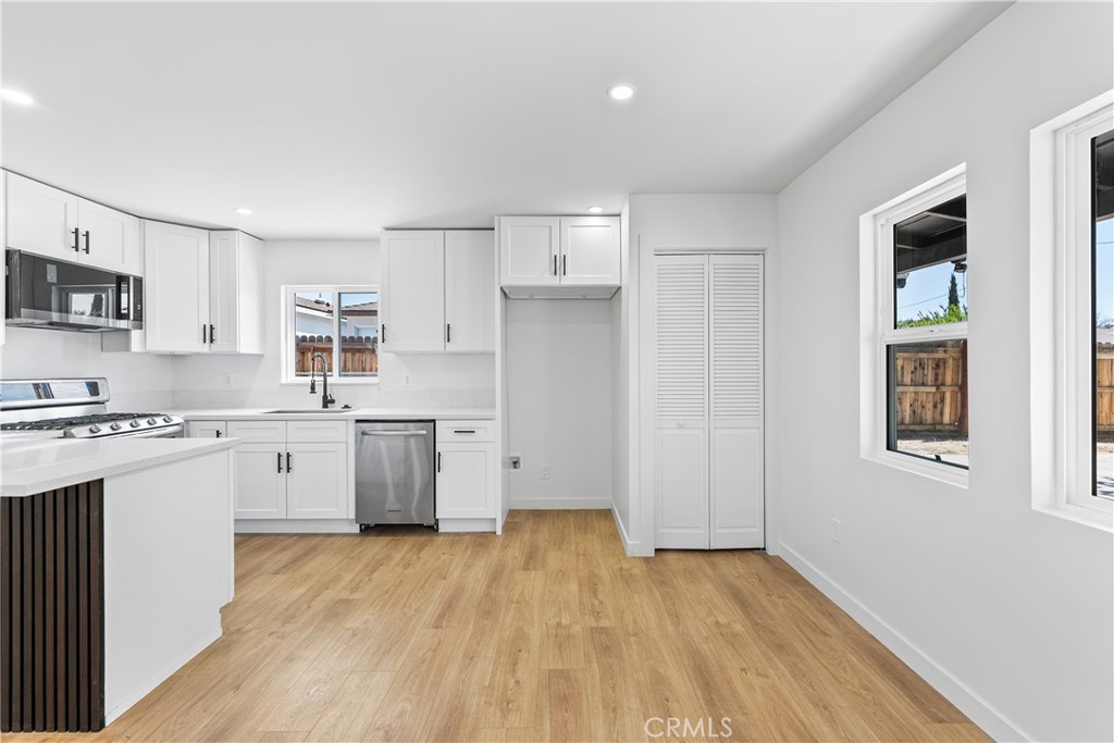 45040 Redwood Avenue Property Photo 8