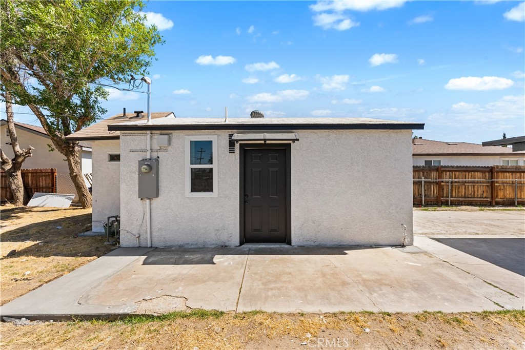 45040 Redwood Avenue Property Photo 45