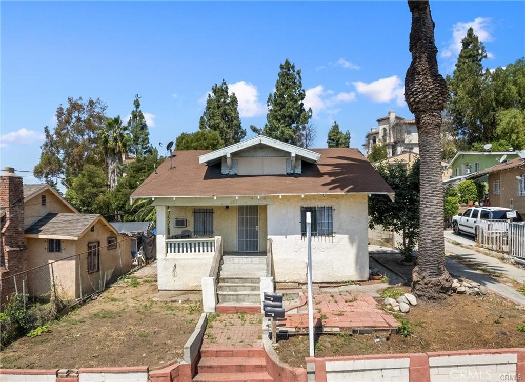 2215 Parkside Avenue Property Photo 3