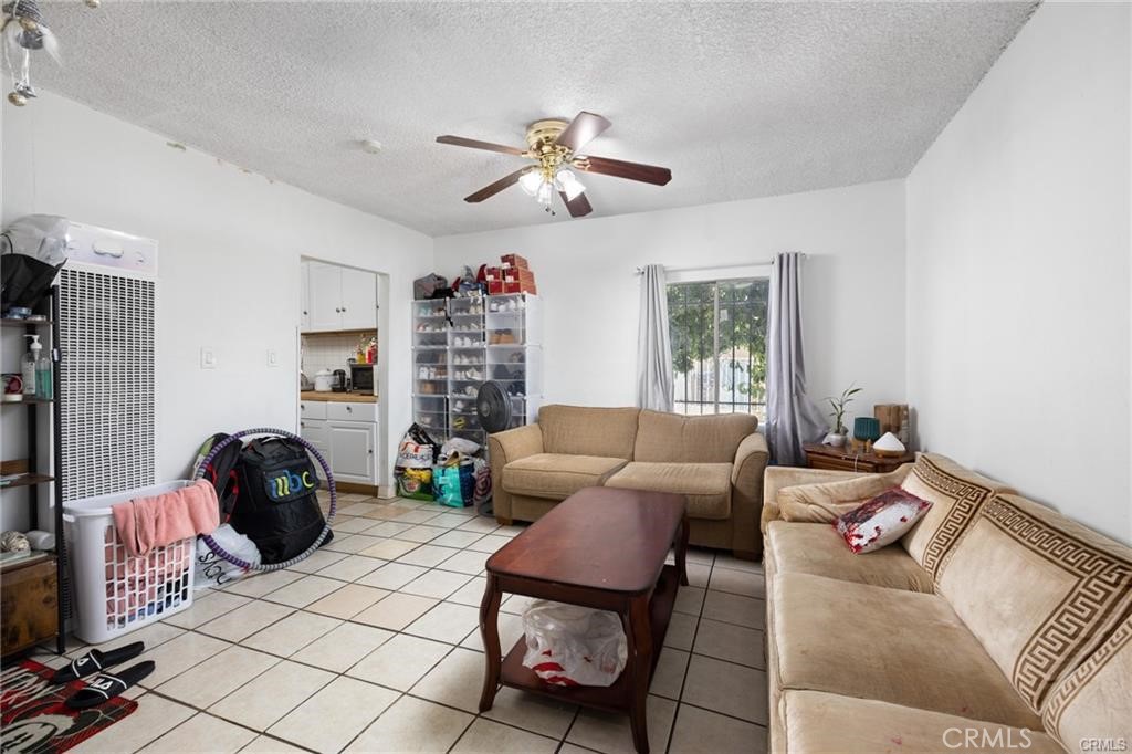 2215 Parkside Avenue Property Photo 5