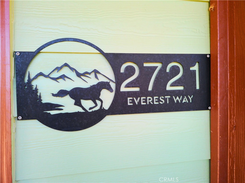 2721 Everest Property Photo 2