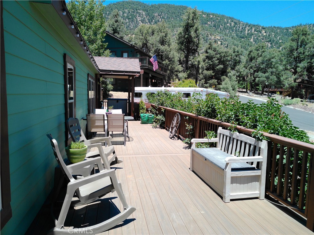 2721 Everest Property Photo 4