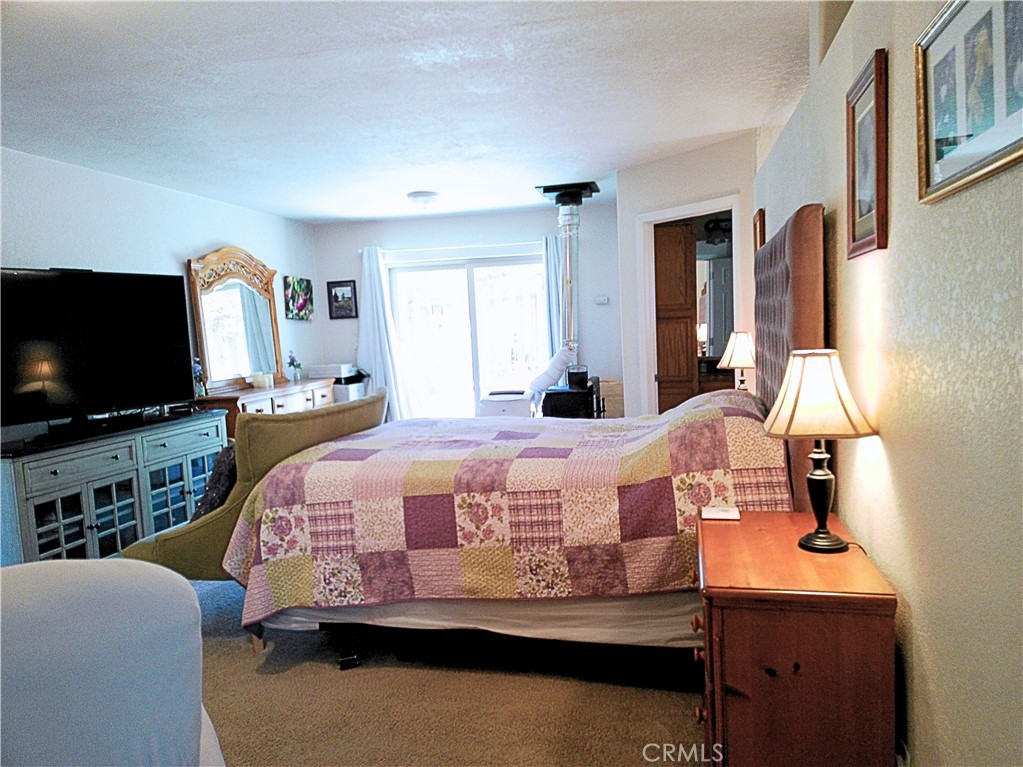 2721 Everest Property Photo 6
