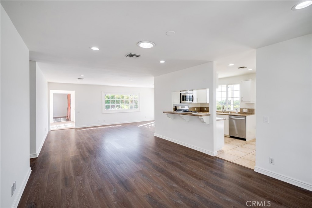 7126 Atheling Way Property Photo 3