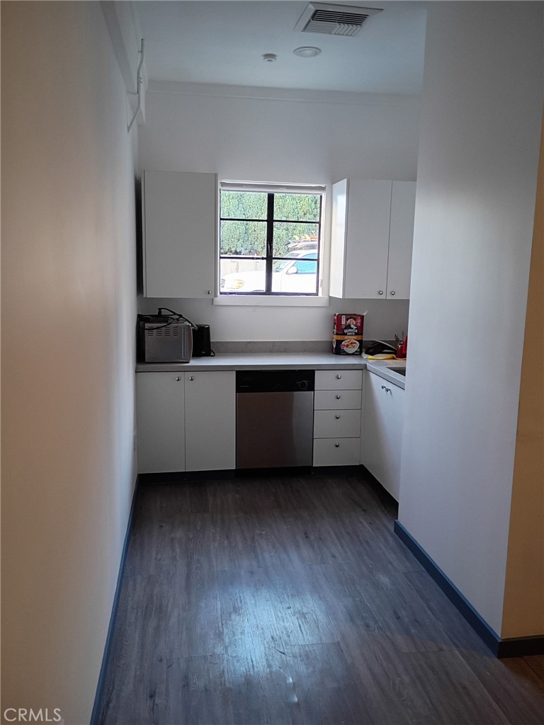 8624 Wilshire Property Photo 8