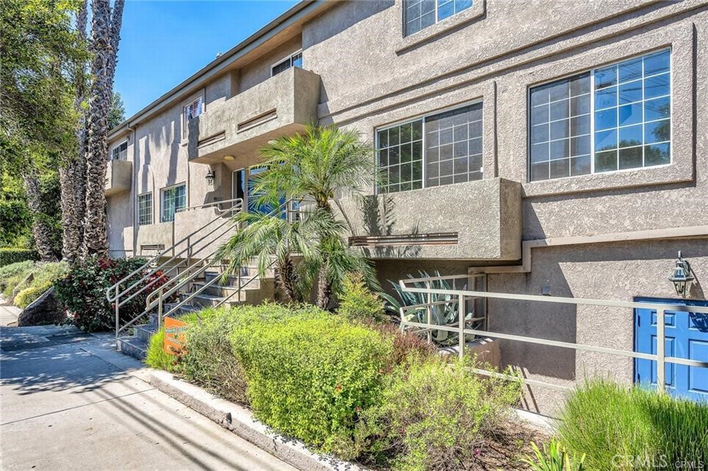 18347 Saticoy 7 Property Photo 2