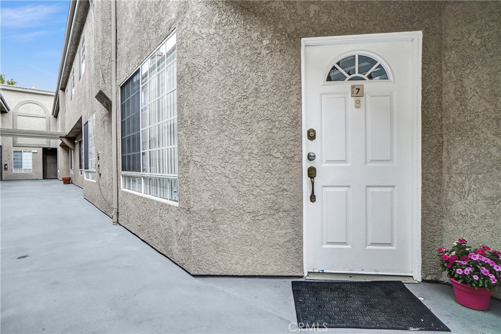 18347 Saticoy 7 Property Photo 4