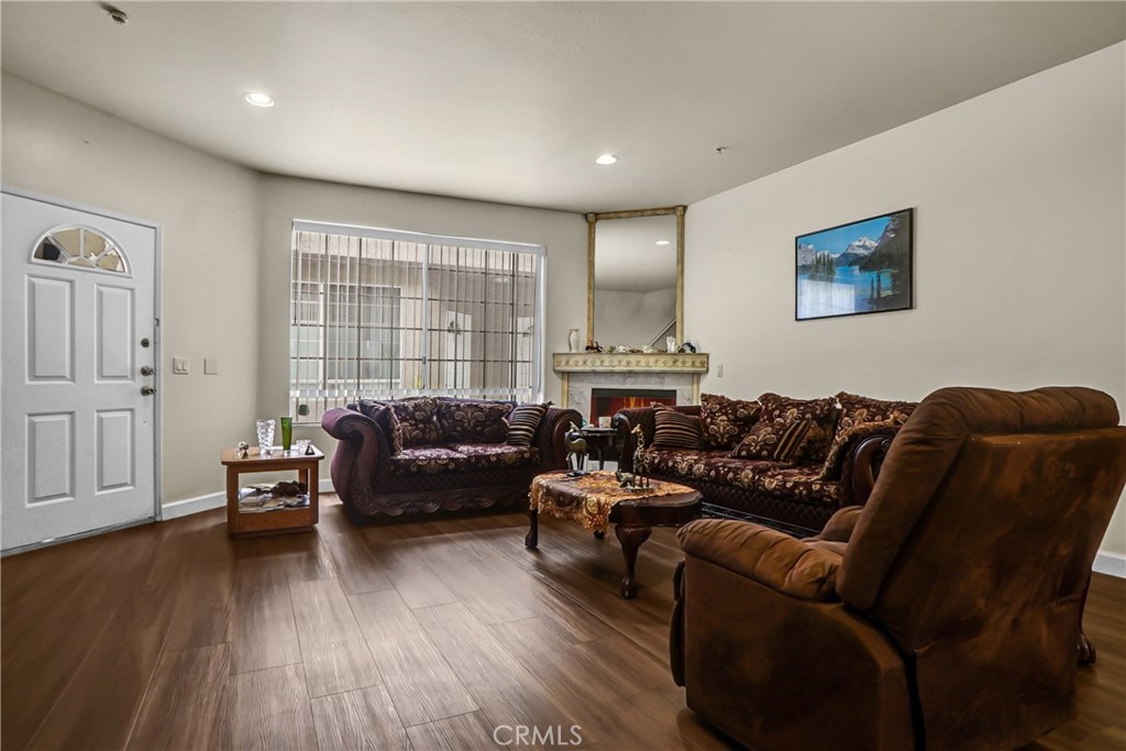 18347 Saticoy 7 Property Photo 5