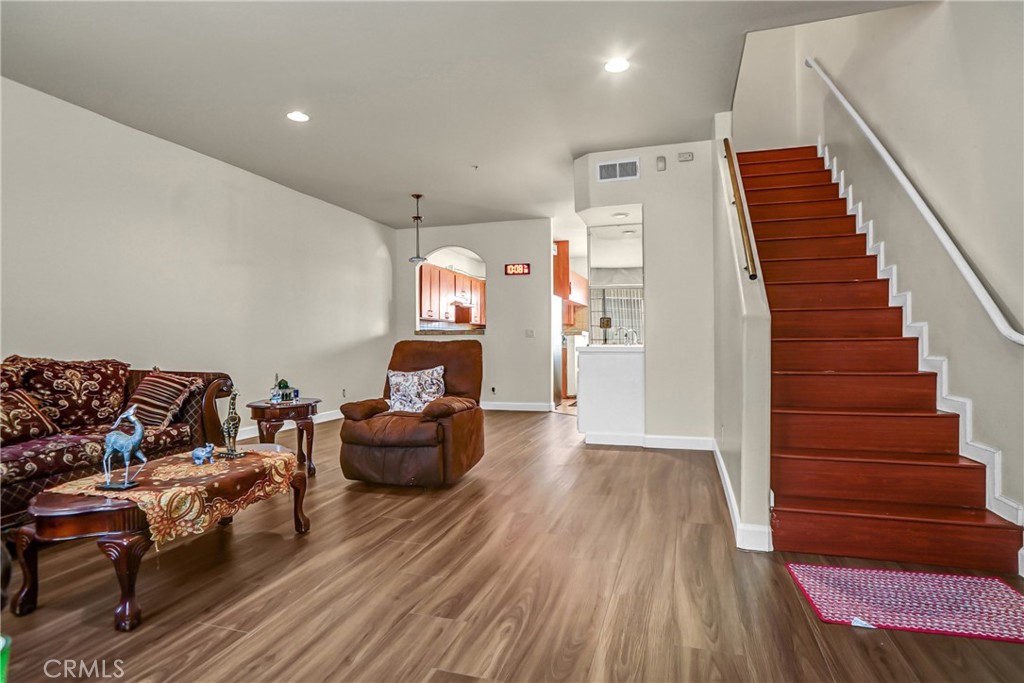 18347 Saticoy 7 Property Photo 6