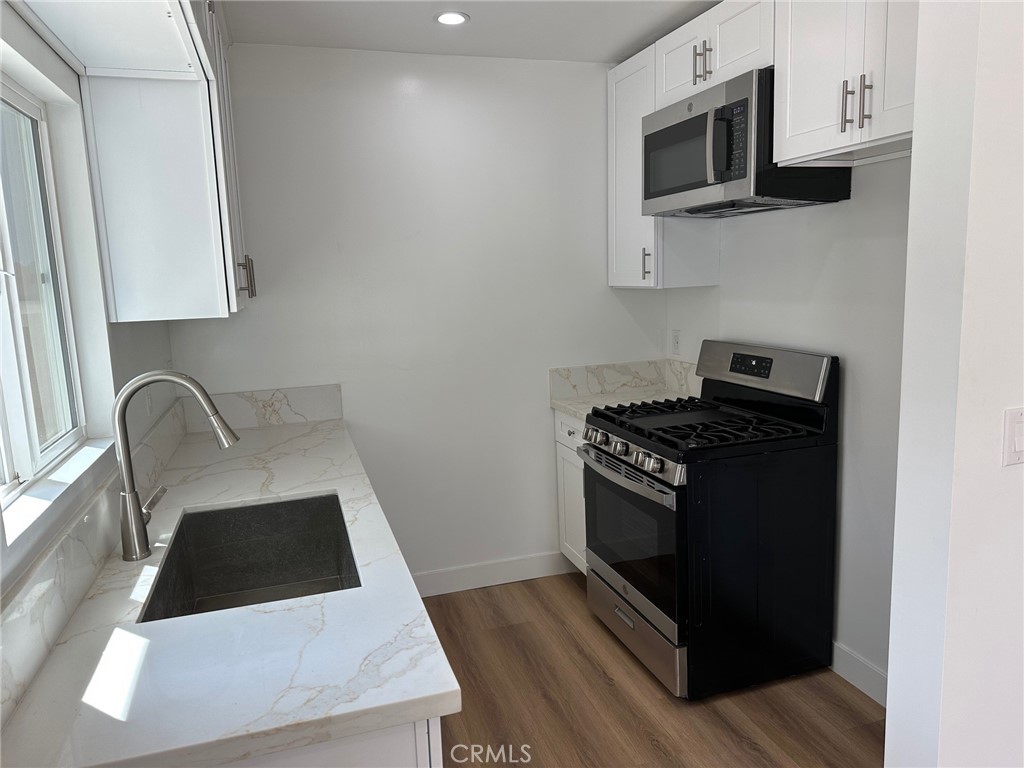 619 S Brand Boulevard A Property Photo 9