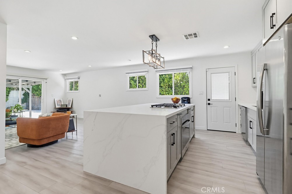 7058 Fullbright Property Photo 3