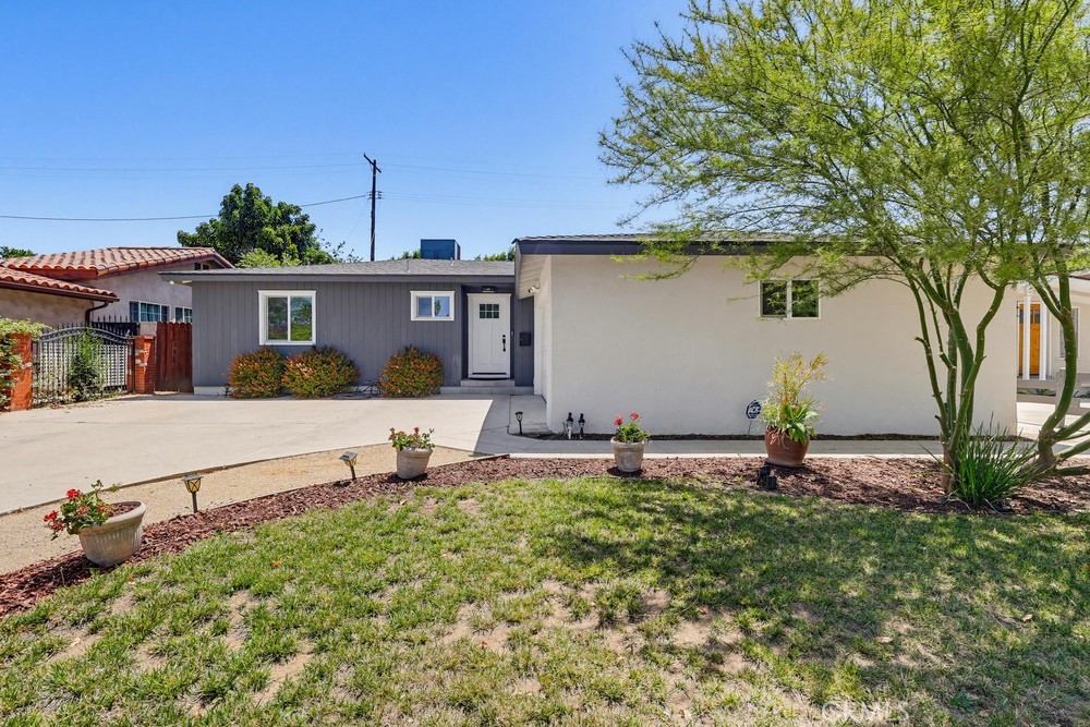 7058 Fullbright Property Photo 8