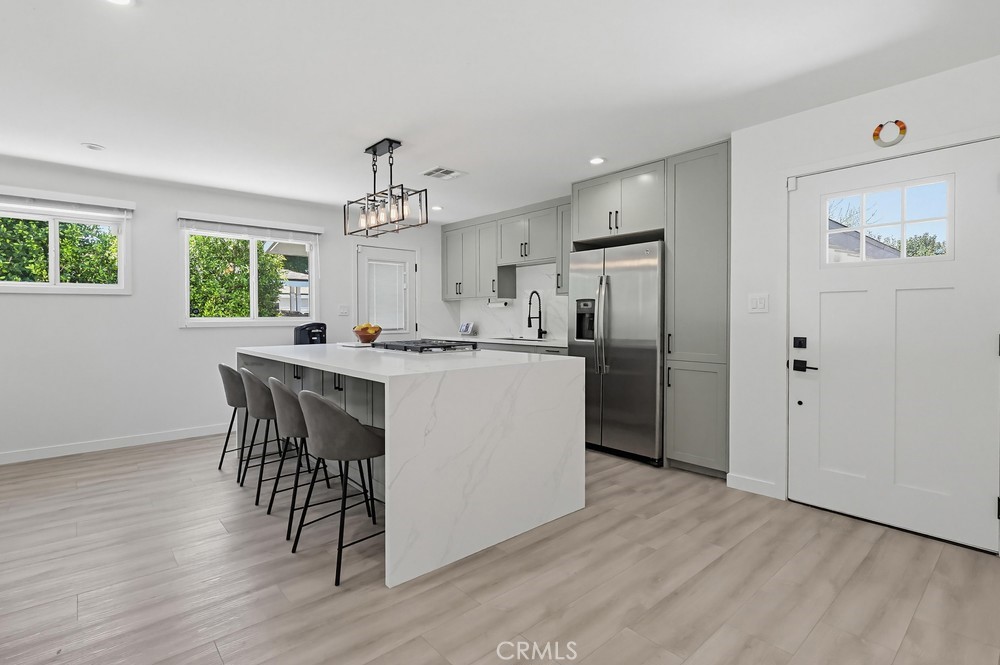 7058 Fullbright Property Photo 11