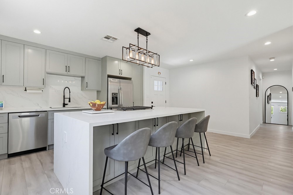 7058 Fullbright Property Photo 13