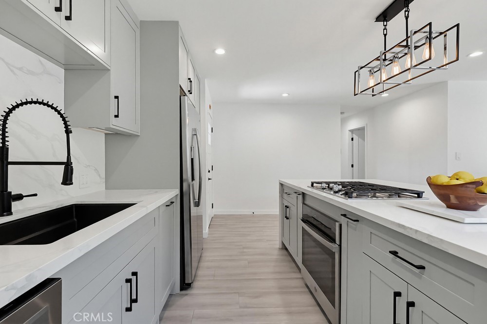 7058 Fullbright Property Photo 15