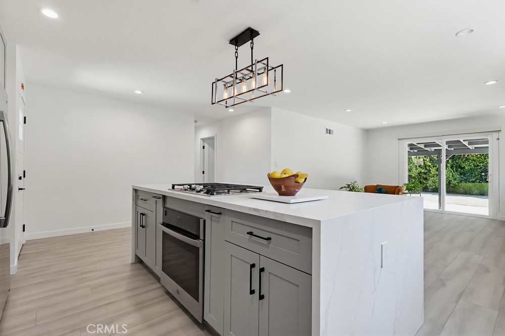 7058 Fullbright Property Photo 16