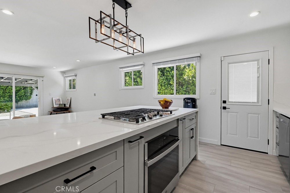 7058 Fullbright Property Photo 19
