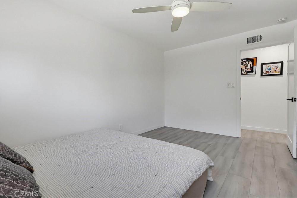 7058 Fullbright Property Photo 21