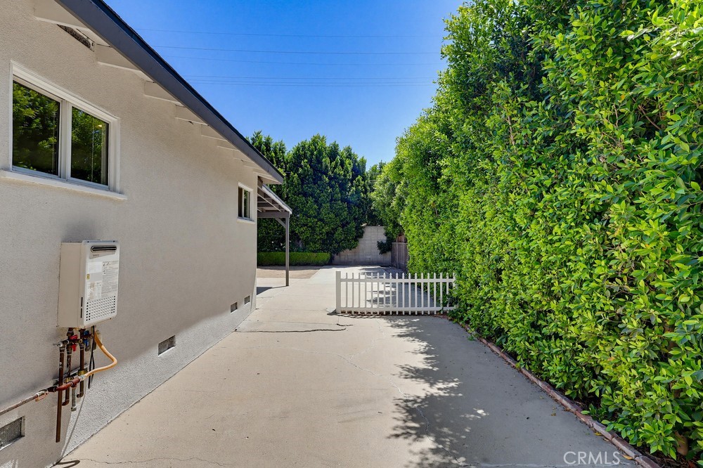 7058 Fullbright Property Photo 56