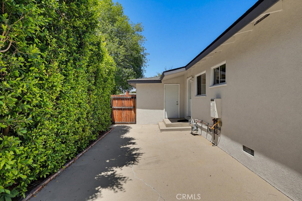 7058 Fullbright Property Photo 57