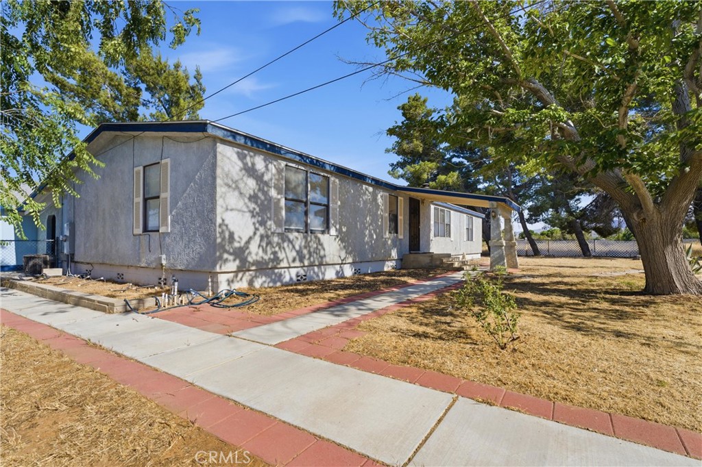 43300 43rd W Property Photo 3