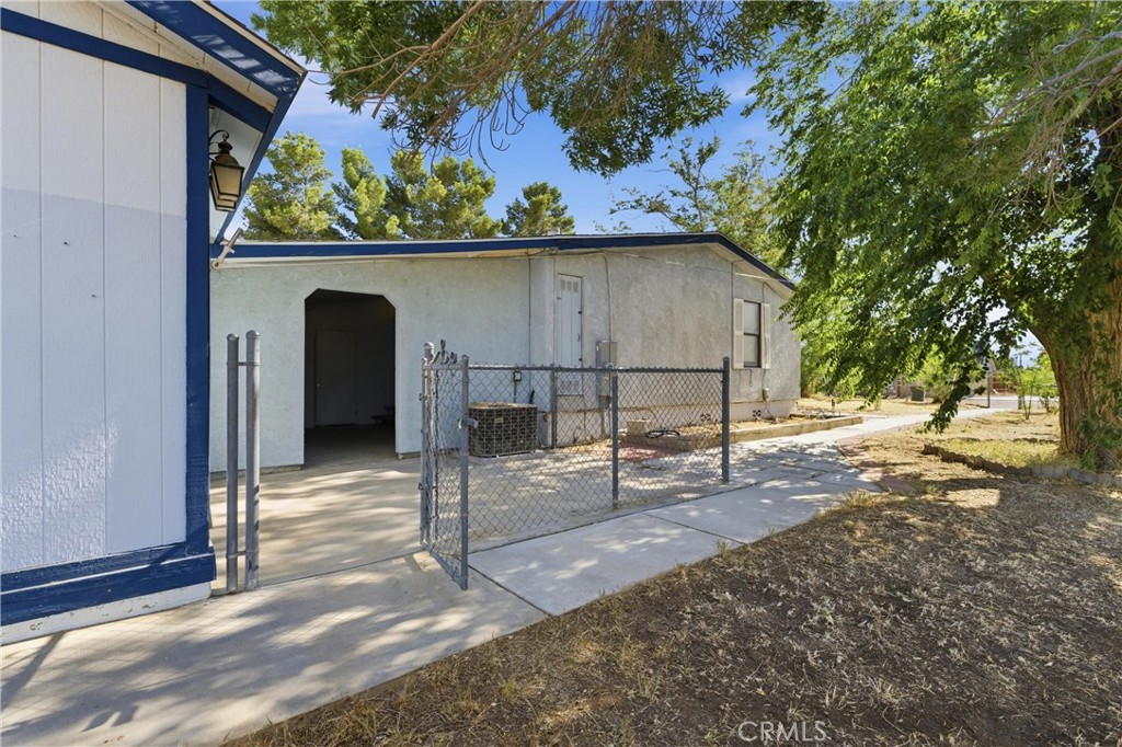 43300 43rd W Property Photo 4