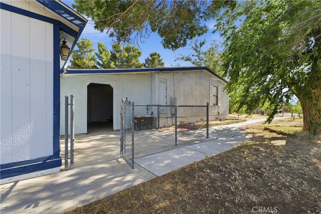 43300 43rd W Property Photo 4